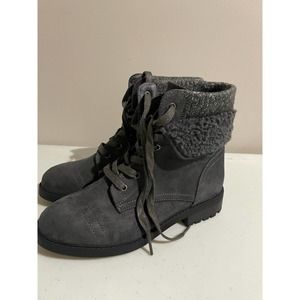 Womens Serra Boots size 8 Grey